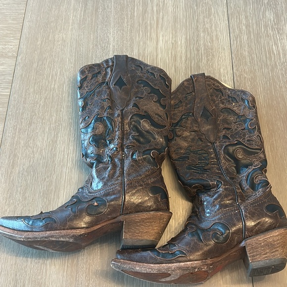 Corral boots black and brownSz 5‎
